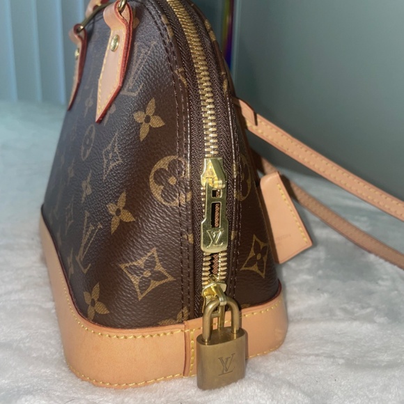authentic Louis Vuitton Alma BB purse - Picture 4 of 6